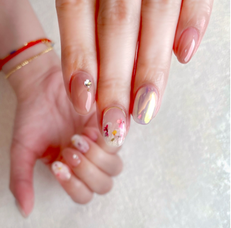 夏日精選輕透人魚姬極光美甲 不翹甲爆好持久度教程分享，想抓住歐爸心閃爆朋友圈快快做起來～